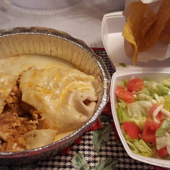 Gran Rodeo - Buffalo chicken burrito with refried beans, rice, & cheese dip. I can't believe I finished it all! It's a lot! - Mexican Near Me - Virginia Beach, Virginia Gran Rodeo - Buffalo chicken burrito with refried beans, rice, & cheese dip. I can't believe I finished it all! It's a lot! - Mexican Near Me - Virginia Beach, Virginia