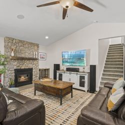 Tahoe Signature Properties - Gateway Getaway Living Room