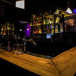Emi Wynehouse Pop-Up Bar