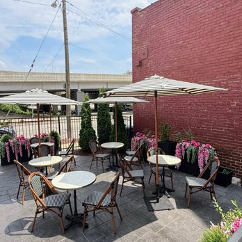Bisou - Coffee & Tea Near Me - Kansas City, Missouri