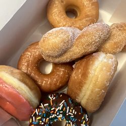 Ray's Donuts - Donuts