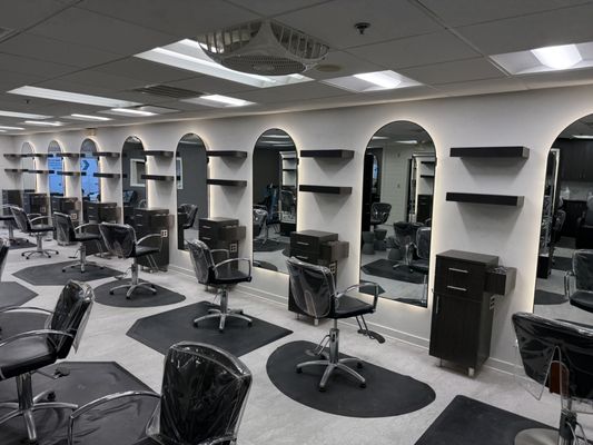 Andre Phillips A Salon