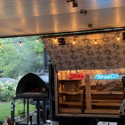Huria’s Woodfired Pizza & Catering