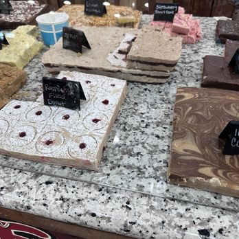 Bravo Farms Traver - Fudge - Cheese Shops Near Me - Traver, California