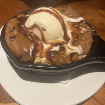 Outback Steakhouse - New Chocolate Chip Cookie Skillet - Steakhouses Near Me - Shenandoah, Texas