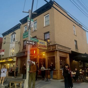 RED HOOK TAVERN - Updated 05/2025 - 639 Photos & 277 Reviews - 329 Van