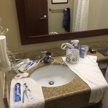Comfort Inn Medford-Long Island - Very small sink area for 2 people - Hotels Near Me - Medford, New York