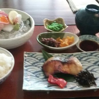 Restaurant SUNTORY - Sashimi and butter fish combination. Lunch special. $24. 12/29/17 - Japanese Near Me - Honolulu, Hawaii Restaurant SUNTORY - Sashimi and butter fish combination. Lunch special. $24. 12/29/17 - Japanese Near Me - Honolulu, Hawaii