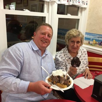 Hassles Ice Cream Parlor - Ice Cream & Frozen Yogurt Near Me - Wildwood, New Jersey