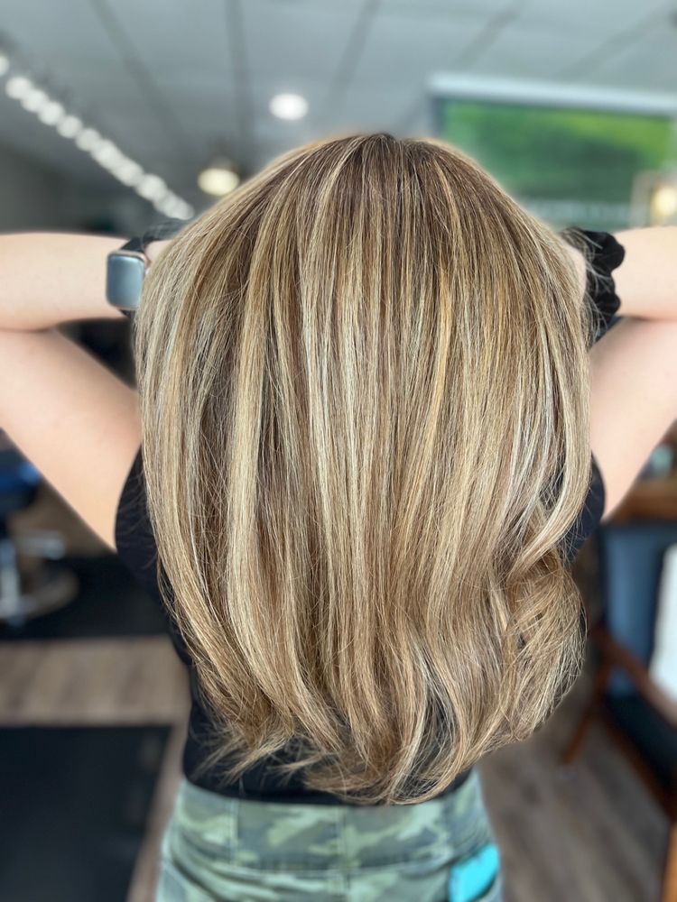Simply Aveda Salon & Spa Image