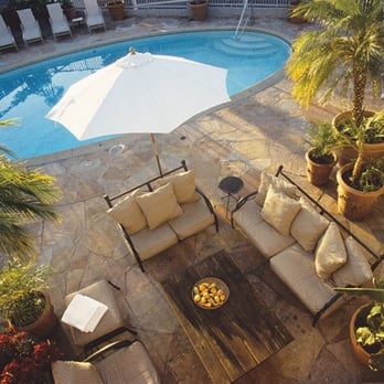 The Tides - This photo is a joke, taken at a clever angle. - Hotels Near Me - Laguna Beach, California