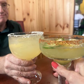 El Cubilete - Spicy small and house large margaritas! Excellent! - Mexican Near Me - Niagara Falls, New York