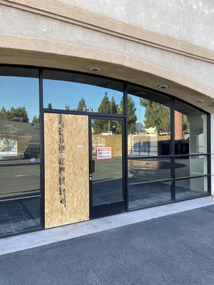 Lay Z Boy Northridge, Ca
Emergency board up services - This board up was done same day for a client who needed help with Vandalism in the city of Northridge, we closed the gap on store front glass door.