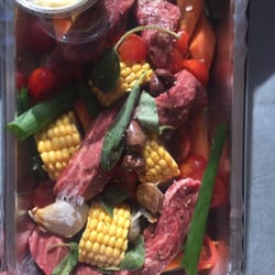 Homemate - Oksekød med lækre grønsager og bearnaise. 15min i ovnen på 220grader. Mums mums.