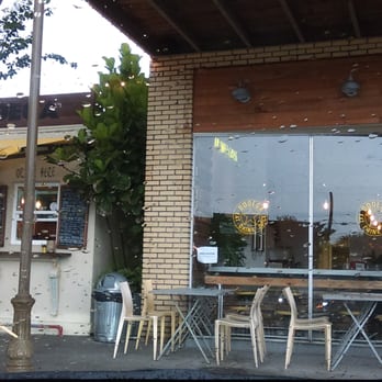 Bodega - Outside of shop - Latin American Near Me - St Petersburg, Florida