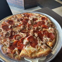 Medium pizza with pepperoni & sausage