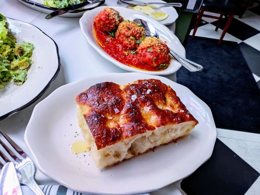PIZZ'AMICI by null
