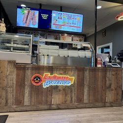 Extreme Hummus - Lots to choose from