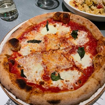 Sixty Vines - New American Near Me - Nashville, Tennessee