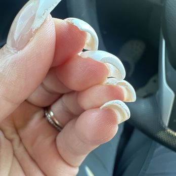 B B Nail & Spa - Why is the middle finger so thick! And look at the paint. Ont so HORRIBLE. Worst nails I've ever had! - Nail Salons Near Me - Beaumont, California