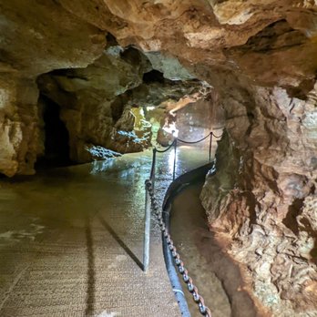 Linville Caverns - | IG: asianadventuretime - Landmarks & Historical Buildings Near Me - Marion, North Carolina