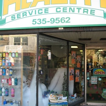 Health Service Centre - storefront with snowman in window - Health Markets Near Me - Toronto, Ontario Health Service Centre - storefront with snowman in window - Health Markets Near Me - Toronto, Ontario