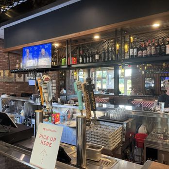 Grimaldi's Pizzeria - Bar - Pizza Near Me - Overland Park, Kansas