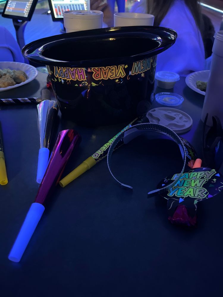 KIRTLAND LANES BOWLING CENTER Updated August 2024 26 Photos 1400