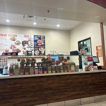 Cold Stone Creamery - Ice Cream & Frozen Yogurt Near Me - Helotes, Texas