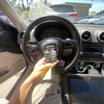 Tommy's Locksmith - Audi A3 replacement remote flip key - Keys & Locksmiths Near Me Tommy's Locksmith - Audi A3 replacement remote flip key - Keys & Locksmiths Near Me