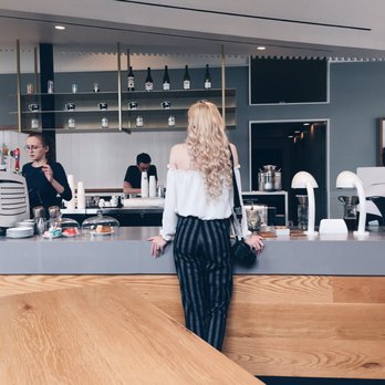 Houndstooth Coffee Sylvan 30 - Coffee & Tea Near Me - Dallas, Texas