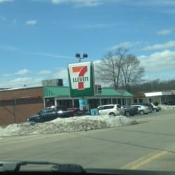7-Eleven - 7-Eleven -- 65 Oak Street Extension, Brockton Sign