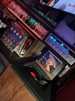 Pint Size Lounge by null