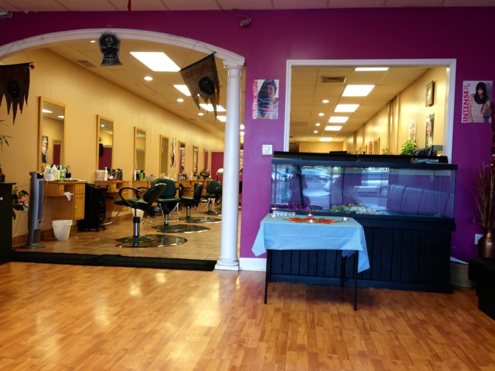 Roma Beauty Salon Image