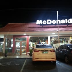 McDonald's - MC donalds 506/507 norte. Fachada.