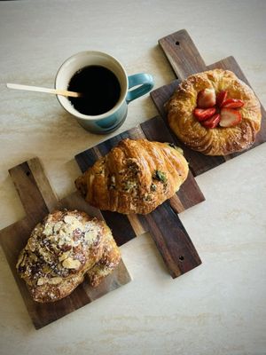 Le Frenchie Cafe by null
