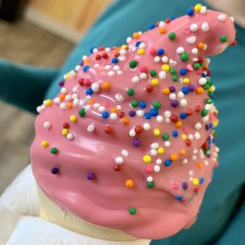 Drizzle Ice Cream - Plain Jane with Strawberry Cream and sprinkles. - Ice Cream & Frozen Yogurt Near Me - Edmonton, Alberta