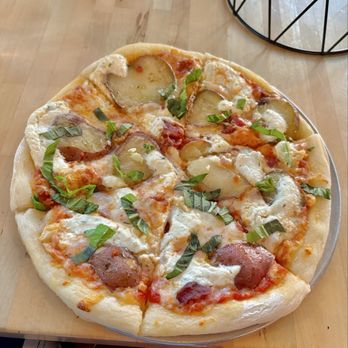 Bend Pizza Kitchen - Gluten free Tumalo Falls Pizza (Small) - Pizza Near Me - Bend, Oregon