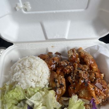 Pineapple Express Kauai - Garlic Furikake Chicken - Food Trucks Near Me - Kapaa, Hawaii