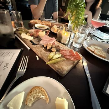 Giardino - Charcuterie board appetizer - Italian Near Me - Chattanooga, Tennessee