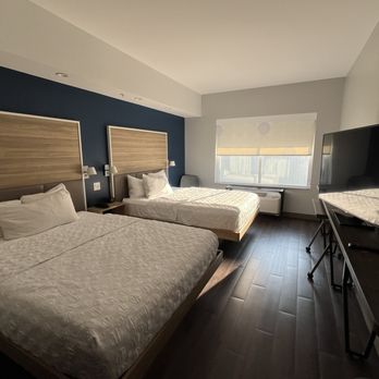 Tru by Hilton Syracuse-Camillus - Room - Hotels Near Me - Camillus, New York Tru by Hilton Syracuse-Camillus - Room - Hotels Near Me - Camillus, New York