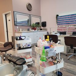 Harmony Nails - Interior