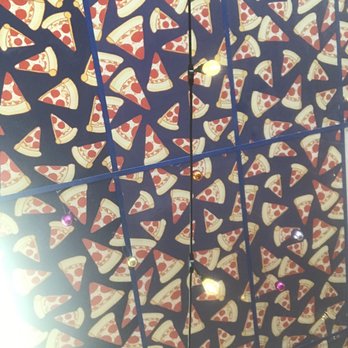 Partons Pizza - The ceiling - Pizza Near Me - Fort Worth, Texas