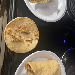 I paid for a chicken chalupa supreme and this what I get Taco Bell Covington pike y'all get on my nerves chalupa's ain't cheap! Lol I paid for a chicken chalupa supreme and this what I get Taco Bell Covington pike y'all get on my nerves chalupa's ain't cheap! Lol