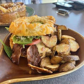 Jo Jo Macs - Jalapeño cheddar bagel Sandwich - Breakfast & Brunch Near Me - Albany, Oregon