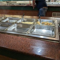 Cheng's Buffet and Grill - Empty buffet at 7:30pm.