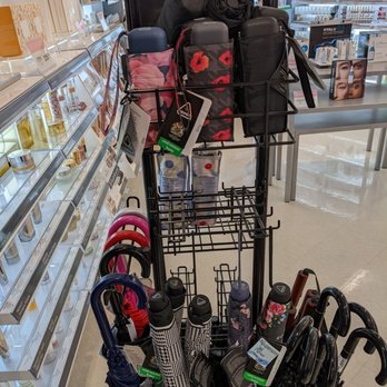 Shoppers Drug Mart - Umbrellas - Drugstores Near Me - Aurora, Ontario Shoppers Drug Mart - Umbrellas - Drugstores Near Me - Aurora, Ontario