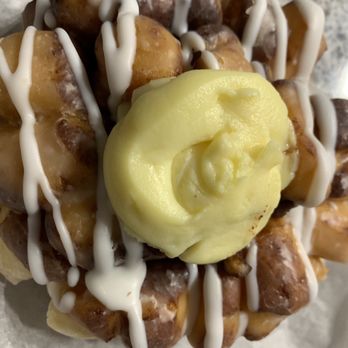 Donut King - Cinnamon doughnut with a vanilla clustered - Donuts Near Me - Winter Park, Florida Donut King - Cinnamon doughnut with a vanilla clustered - Donuts Near Me - Winter Park, Florida