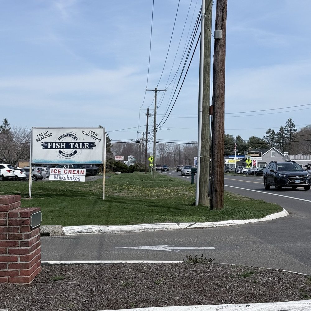 L&J's Fish Tale - Sign of restaurant - Seafood Near Me - Madison, Connecticut