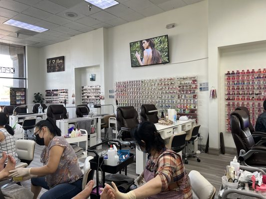 Paris Nails & Lashes